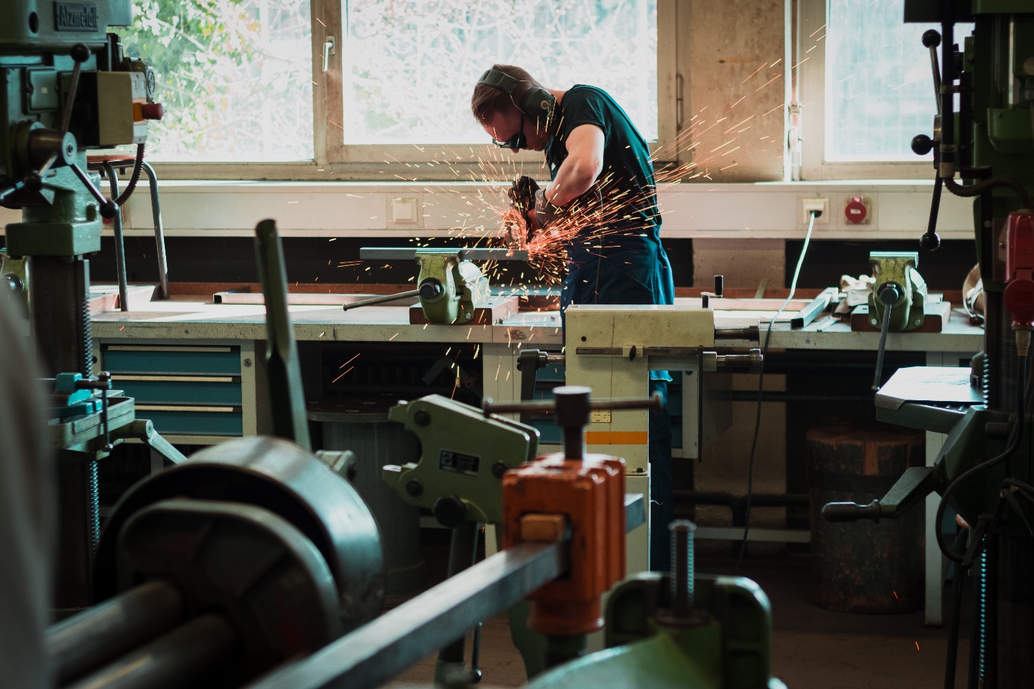 How Outpatient Addiction Treatment Programs Help You Keep Your Job During Recovery