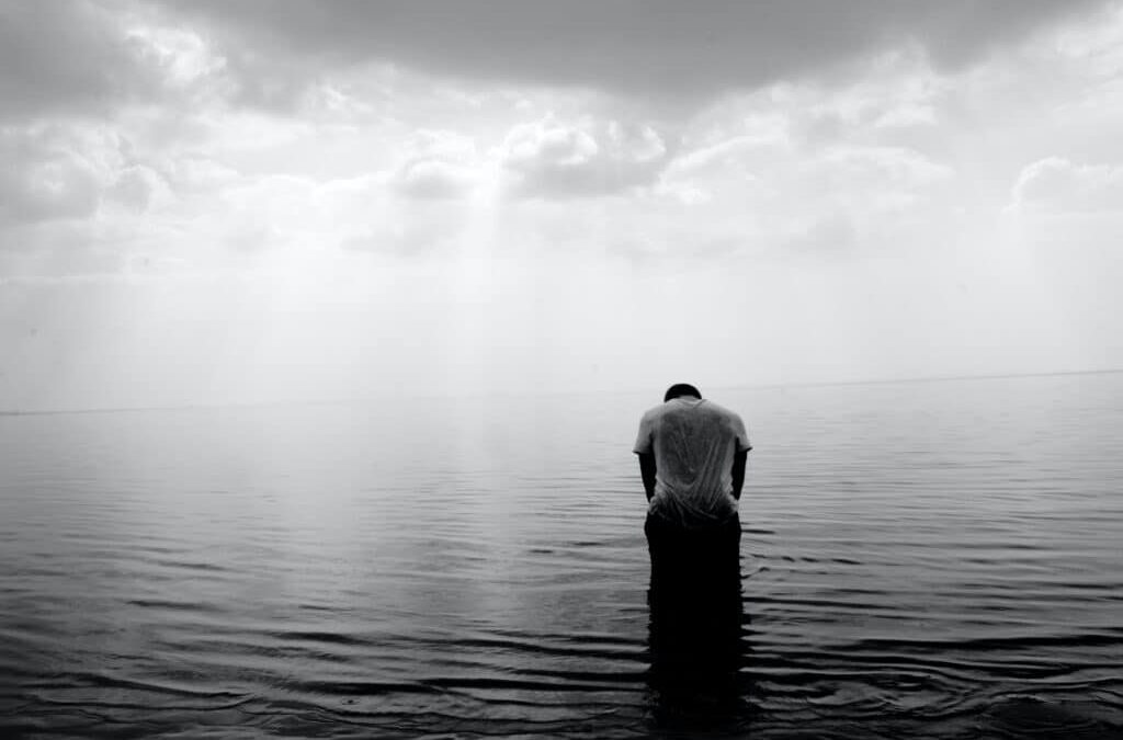 Often misunderstood or confused for one another, it is important to understand the similarities & differences between addiction & depression.